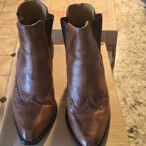 Elegant Brown Leather Woman's Boots